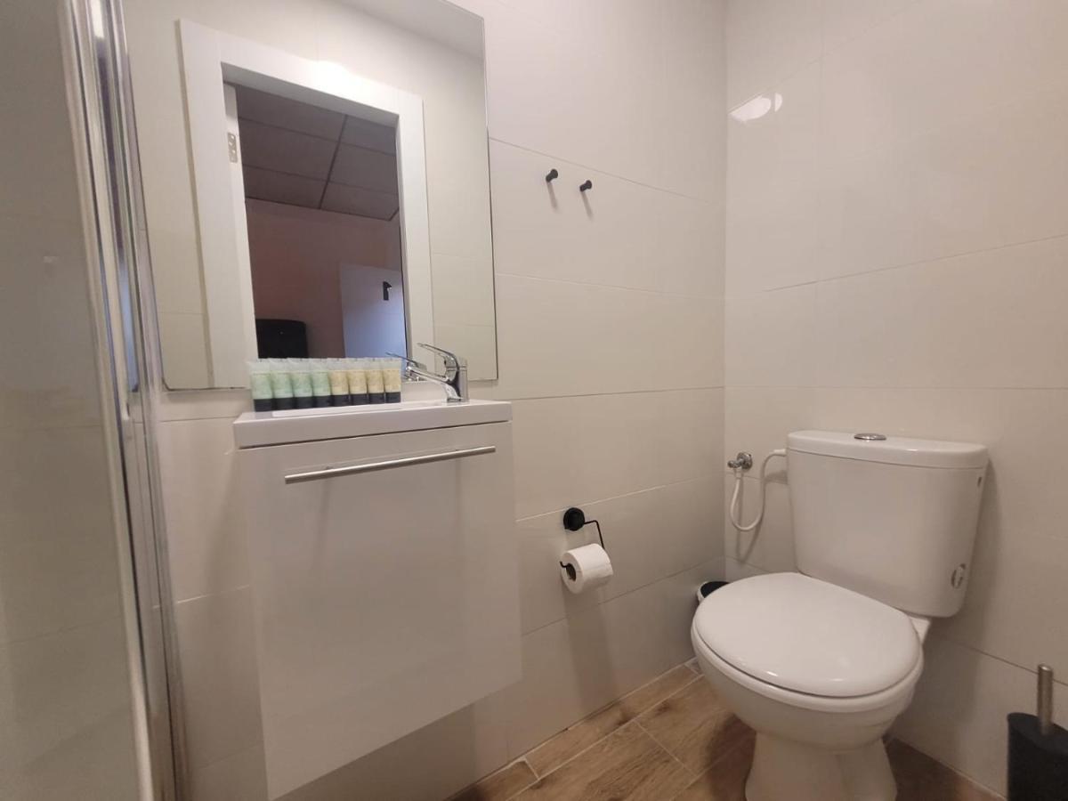 Yalarent Malina Motel in Tiberias Bagian luar foto